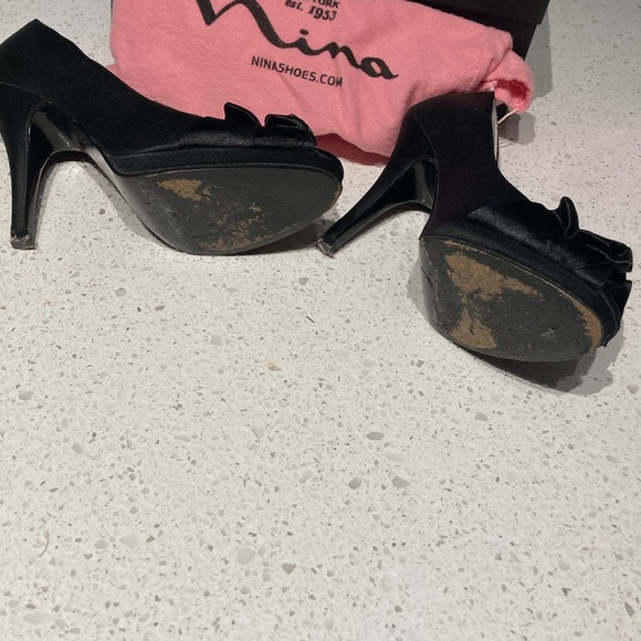 Women’s 4 inch Peep Toe Heel. - Picture 3 of 5